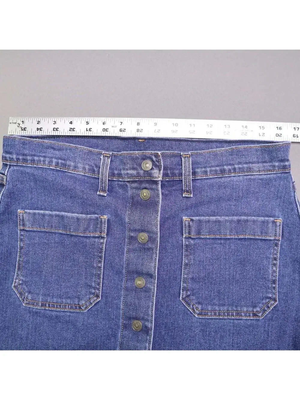 Levi's Button Front Denim Midi Skirt Size 30 Medium Wash Patch Pocket High Rise
